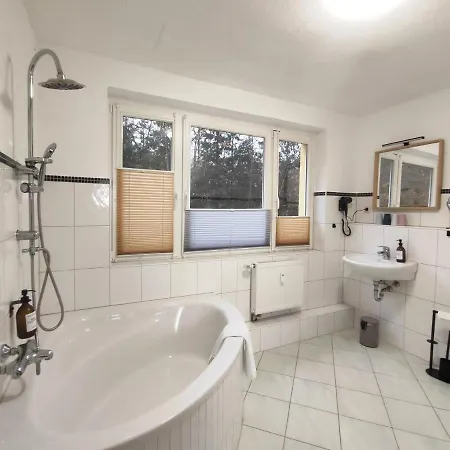 Bohnapartments Juwel Am See, Mitten In Der - Parkplatz - Kamin - Wlan - Naehe Erfurt Apartmán *